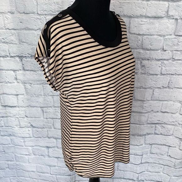 Belah & Codey women M scoopneck stripe top w/decorative shoulder buttons - Picture 5 of 12